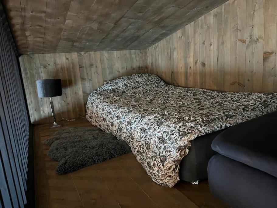 Attraktiv & Smart Funkishytte Pa Nes Strandhager. Arnes  Exterior photo